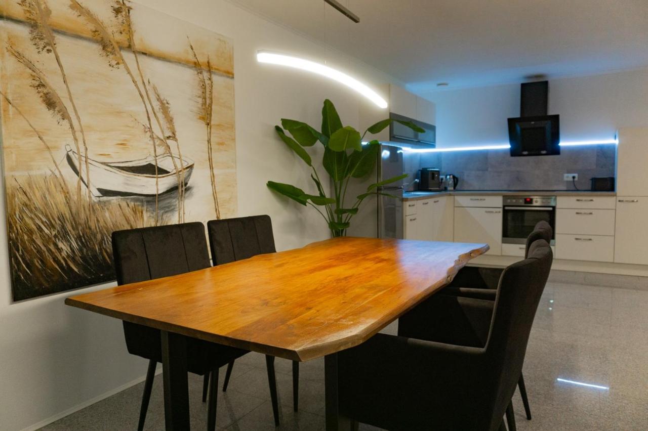 Charmante Und Stilvolle Wohnung Alfter Exterior foto